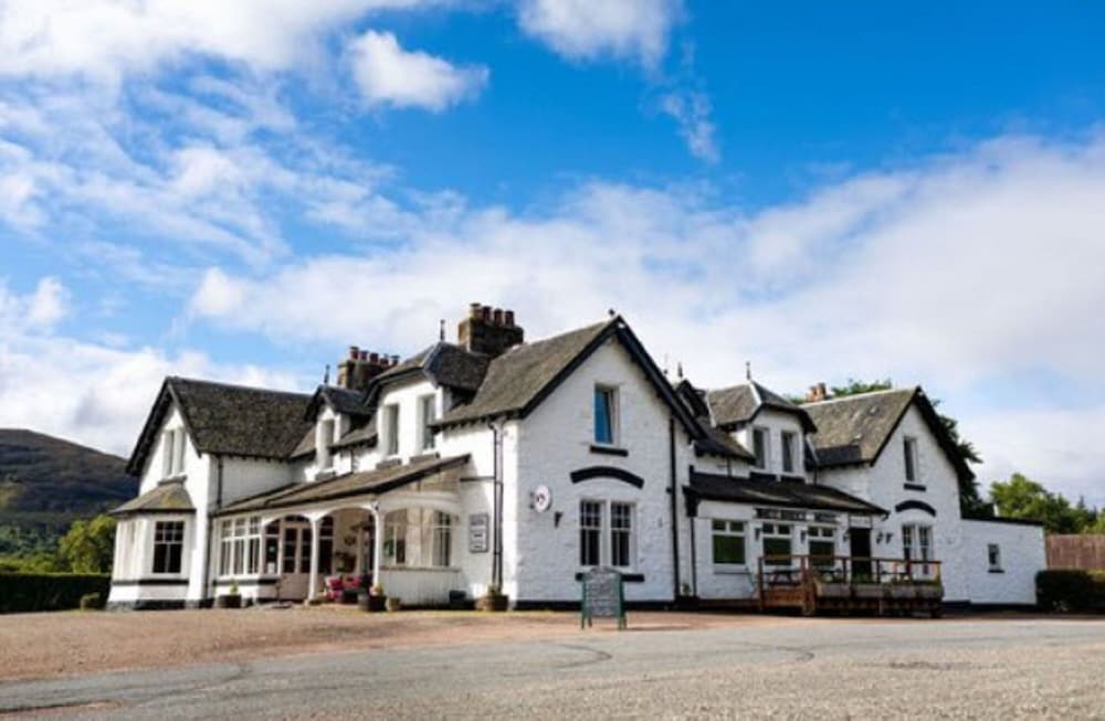 Whitebridge Hotel